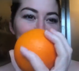 《抖音》洗澡吃橙子大法梗的意思最新介绍